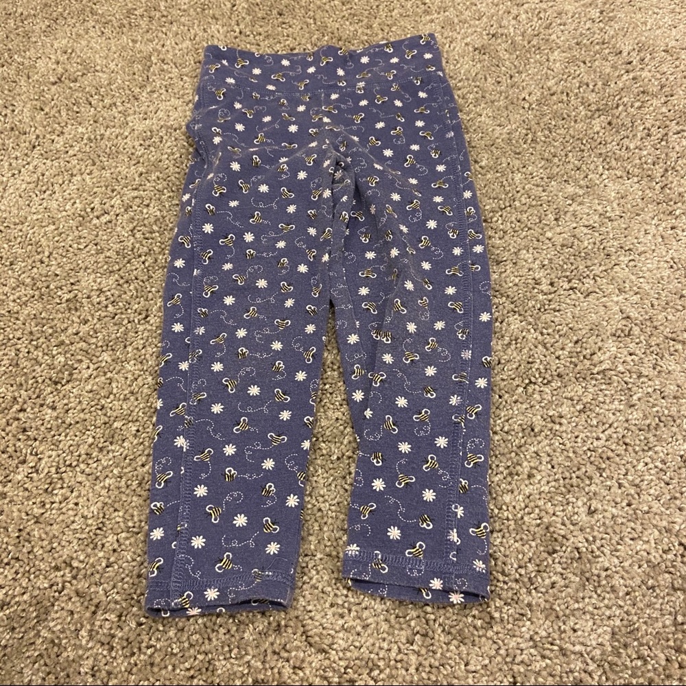 3/$20✨ Girls 2T bundle of tops and bottoms - Picture 6 of 12